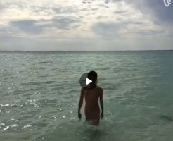 【Vine動画】沖縄に海坊主上陸！？　←素っ裸のスリム系イケメンが丸出しだった件ｗ