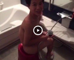 【Vine動画】我が家のドッキリはお風呂凸！可愛いスリ筋男子がペニス隠して尻隠さず？ｗ