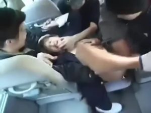 【ゲイ動画】バスに乗って眠ってしまったら、乗り合いの乗客たちにレイプされたんだが…オラオラ全開で嫌がる筋肉系DK男子を脱がしてアナルセックスガン掘り！しかも最後は…！？