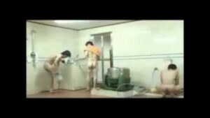 【ゲイ動画】マジモンの銭湯盗撮動画！　素人筋肉イケメンたちの赤裸々な裸体がカメラの前に曝される！
