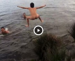 【Vine動画】次々と湖？へ飛び込むやんちゃ系筋肉男子4人！…一人勃起してないか？ｗｗｗ